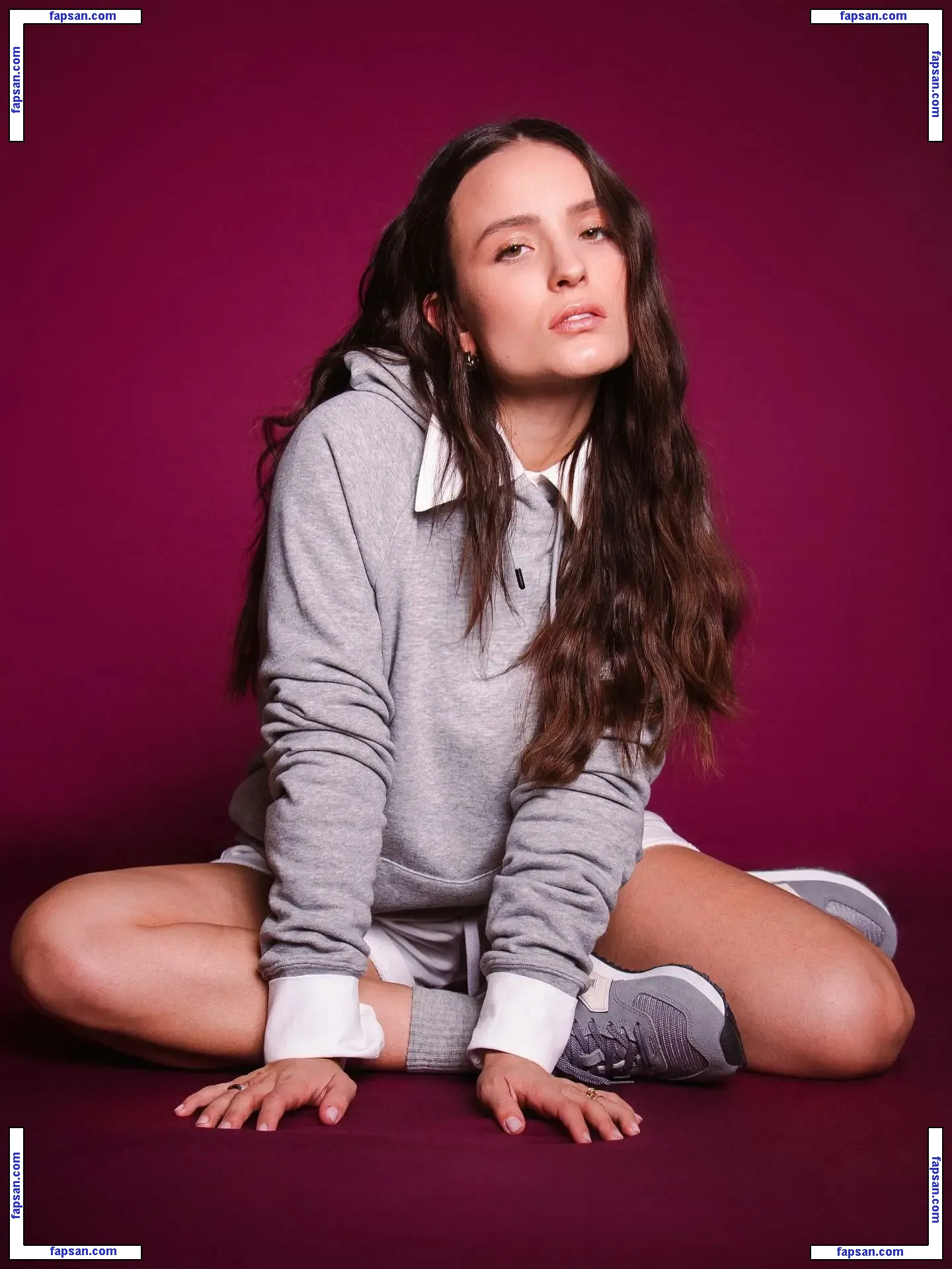 Larissa Manoela nude photo #0733 from OnlyFans