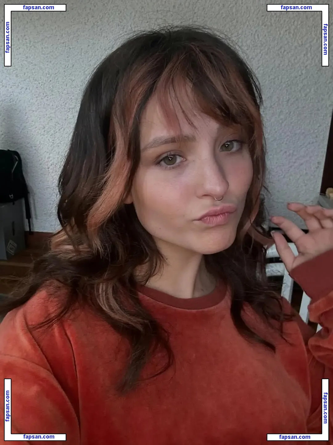 Larissa Manoela nude photo #0755 from OnlyFans