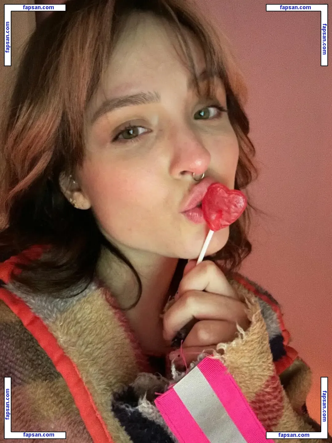 Larissa Manoela голая фото #0757 с Онлифанс