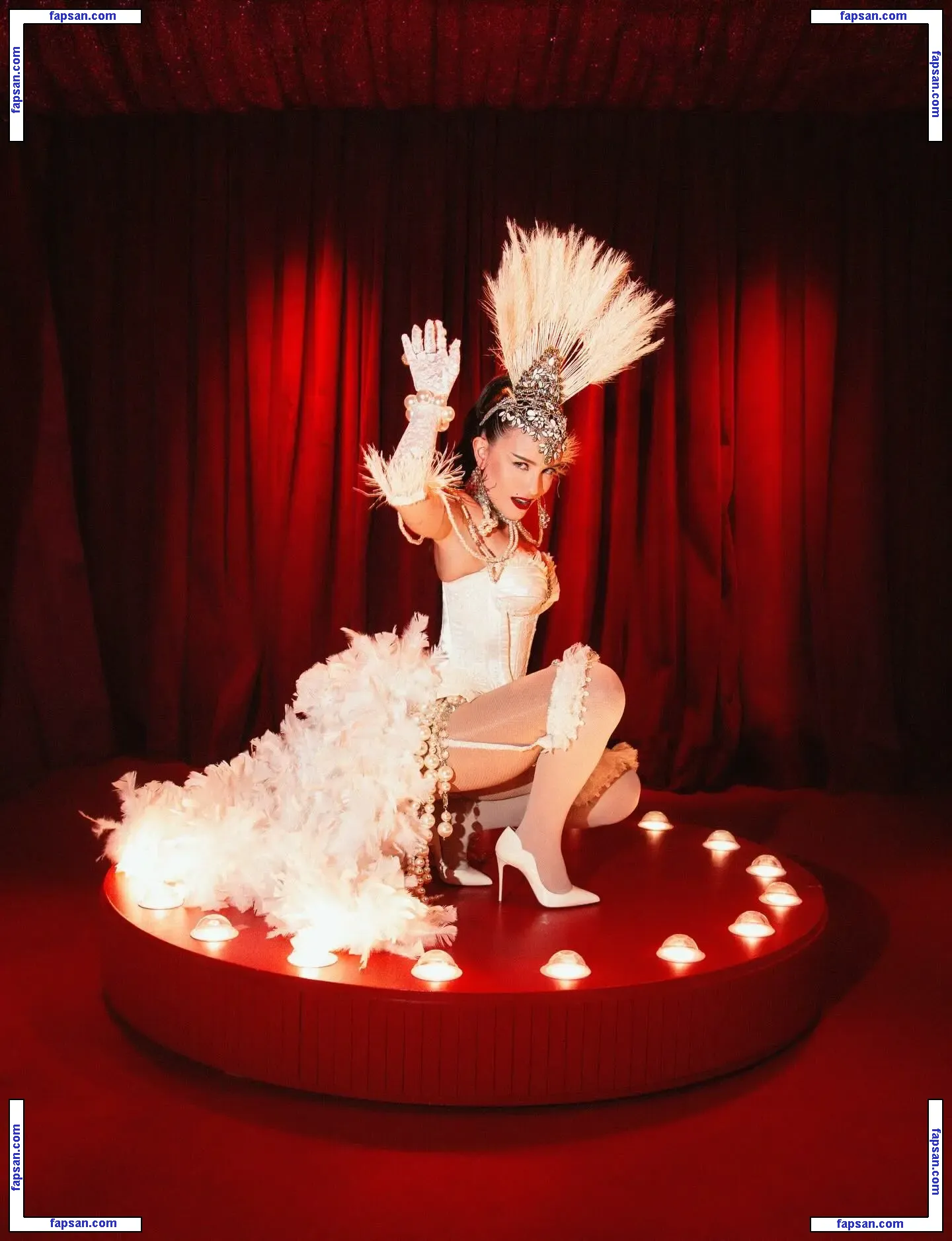 Larissa Manoela nude photo #0821 from OnlyFans