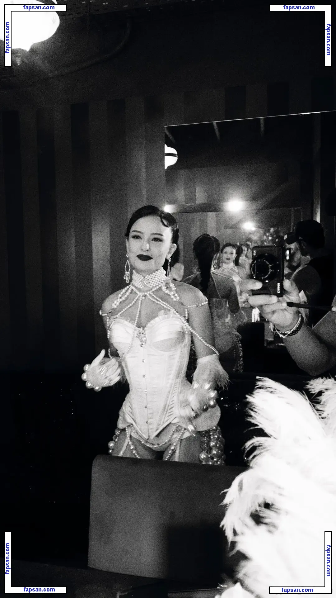 Larissa Manoela nude photo #0825 from OnlyFans