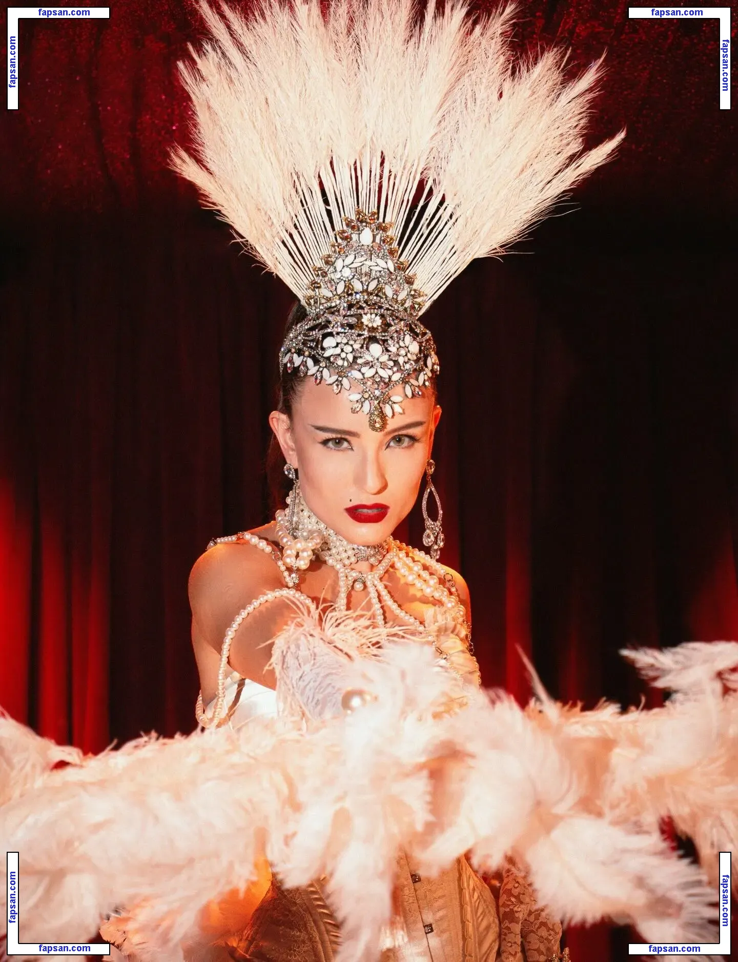 Larissa Manoela nude photo #0831 from OnlyFans