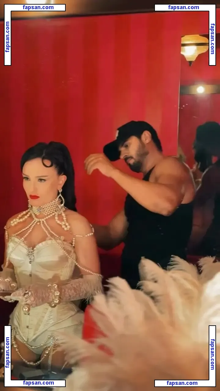 Larissa Manoela nude photo #0836 from OnlyFans