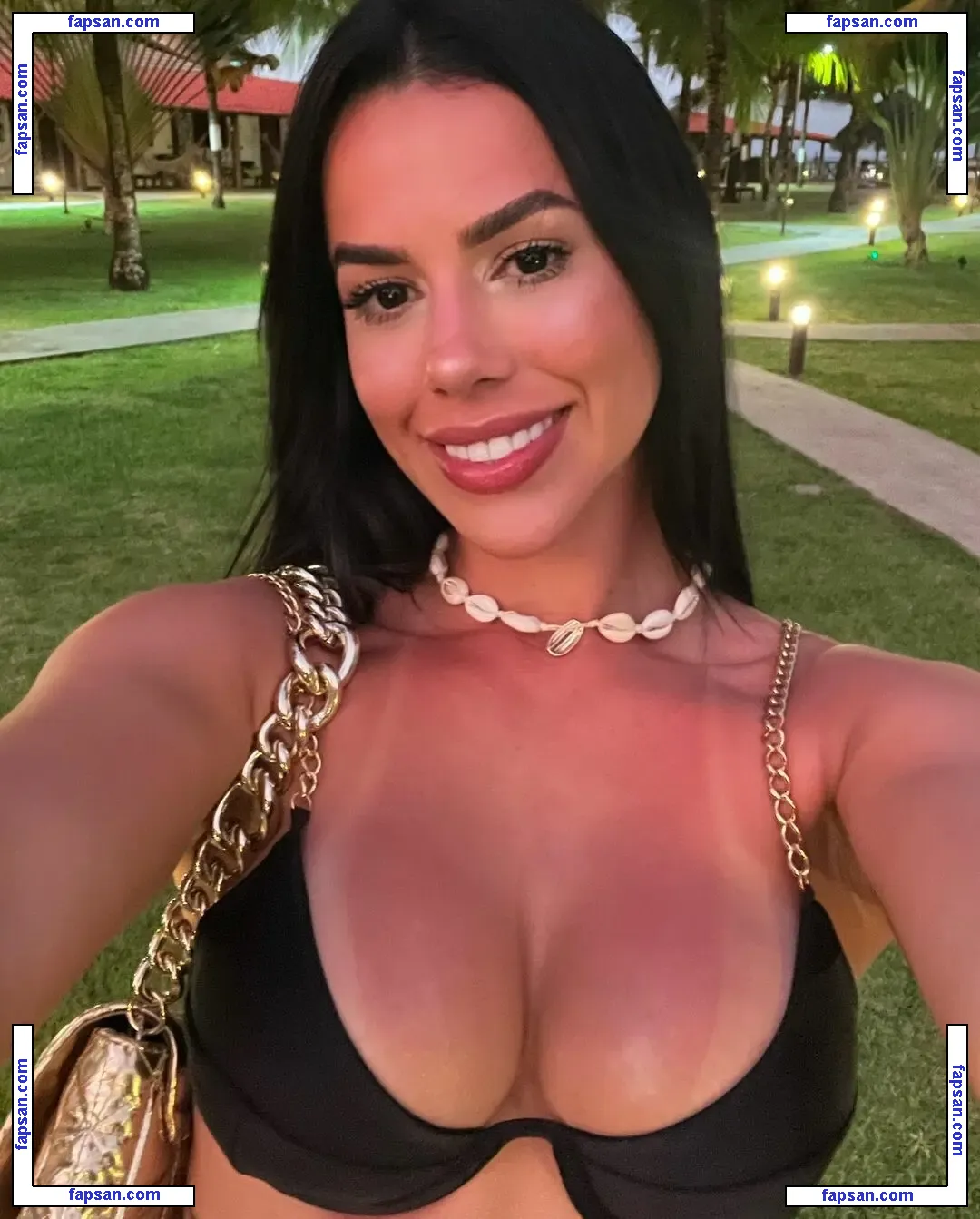 Larissa Tomásia nude photo #0013 from OnlyFans