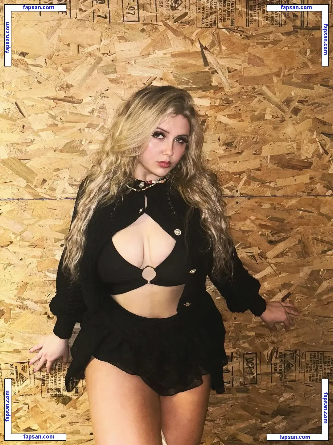 Larkan Danielle голая фото #0044 с Онлифанс