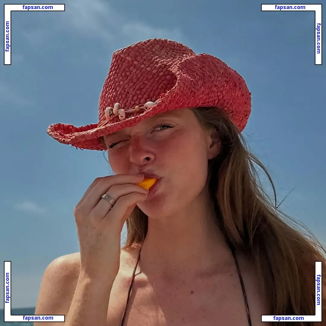 Larsen Thompson nude photo #0600 from OnlyFans