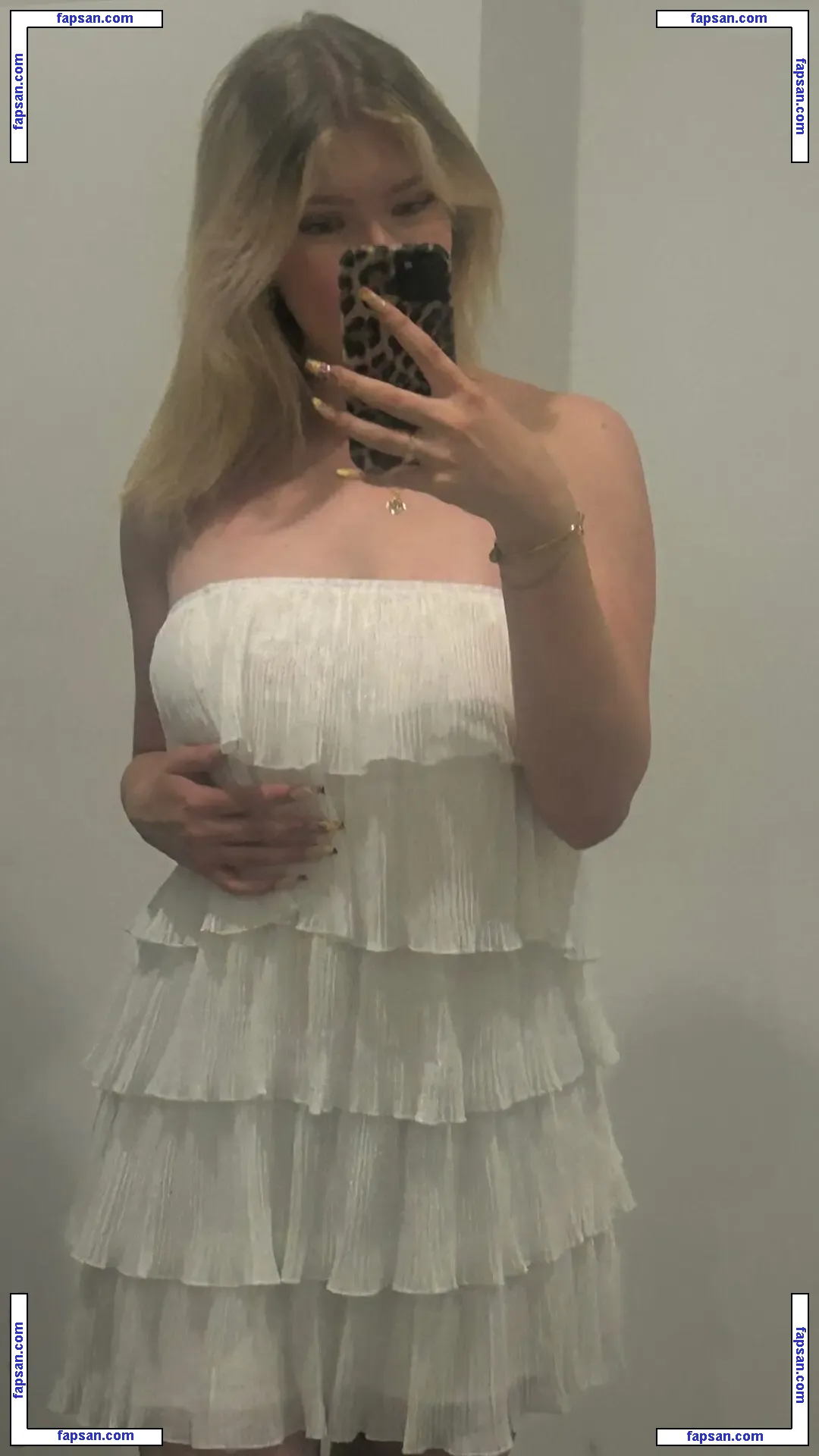 Larysa Salomea nude photo #0011 from OnlyFans