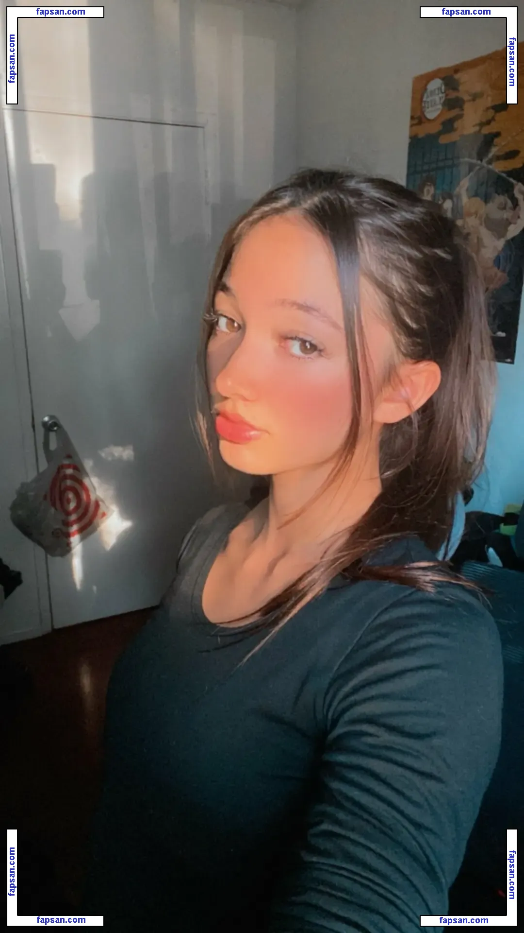 Laselyii nude photo #0002 from OnlyFans