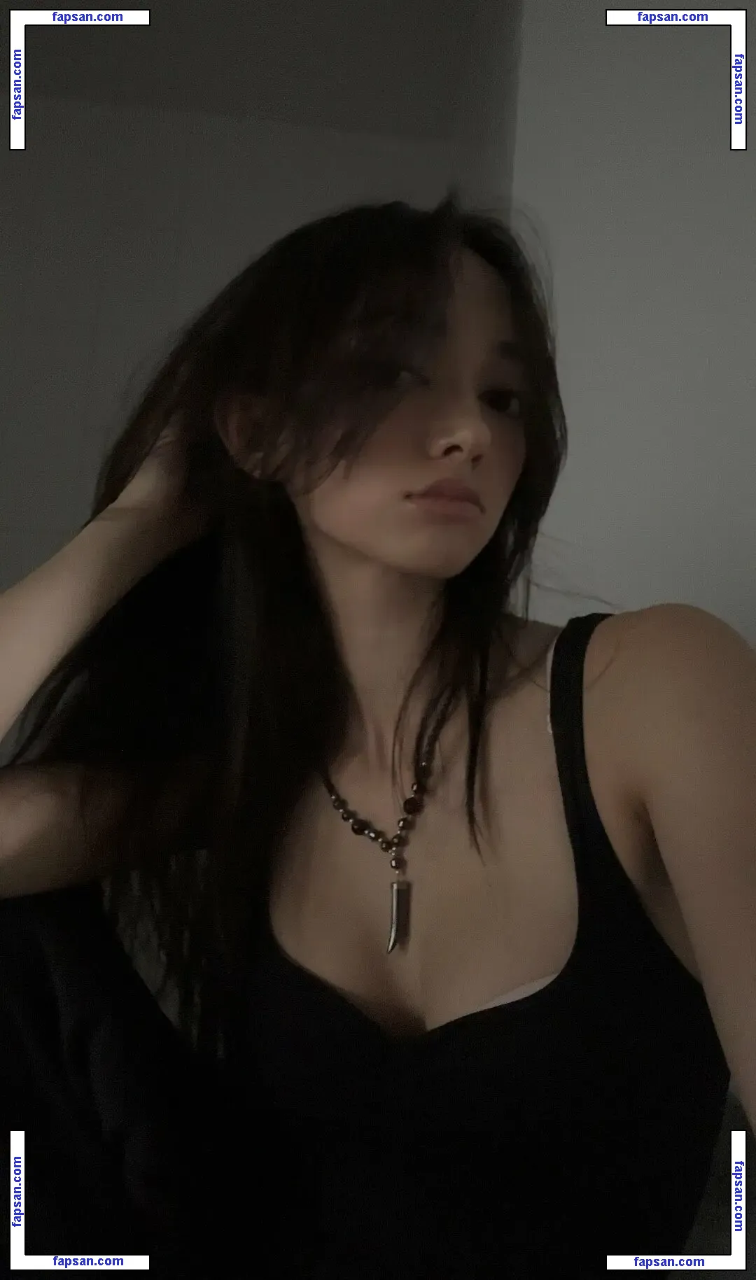 Laselyii nude photo #0016 from OnlyFans