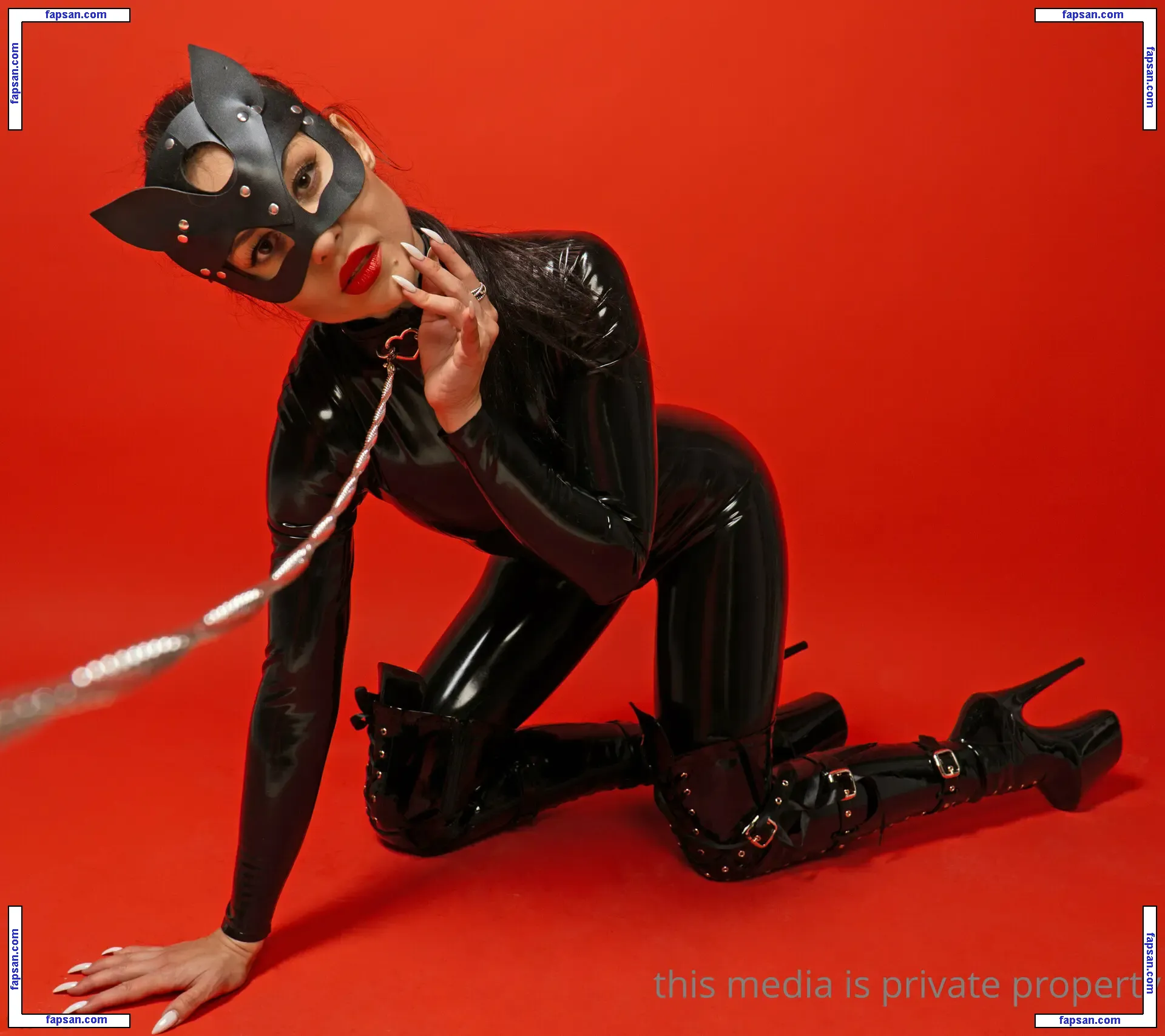 latexjuliana nude photo #0004 from OnlyFans