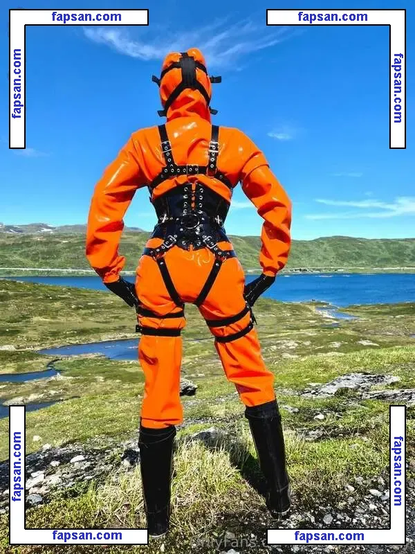 latexlovinglady nude photo #0002 from OnlyFans