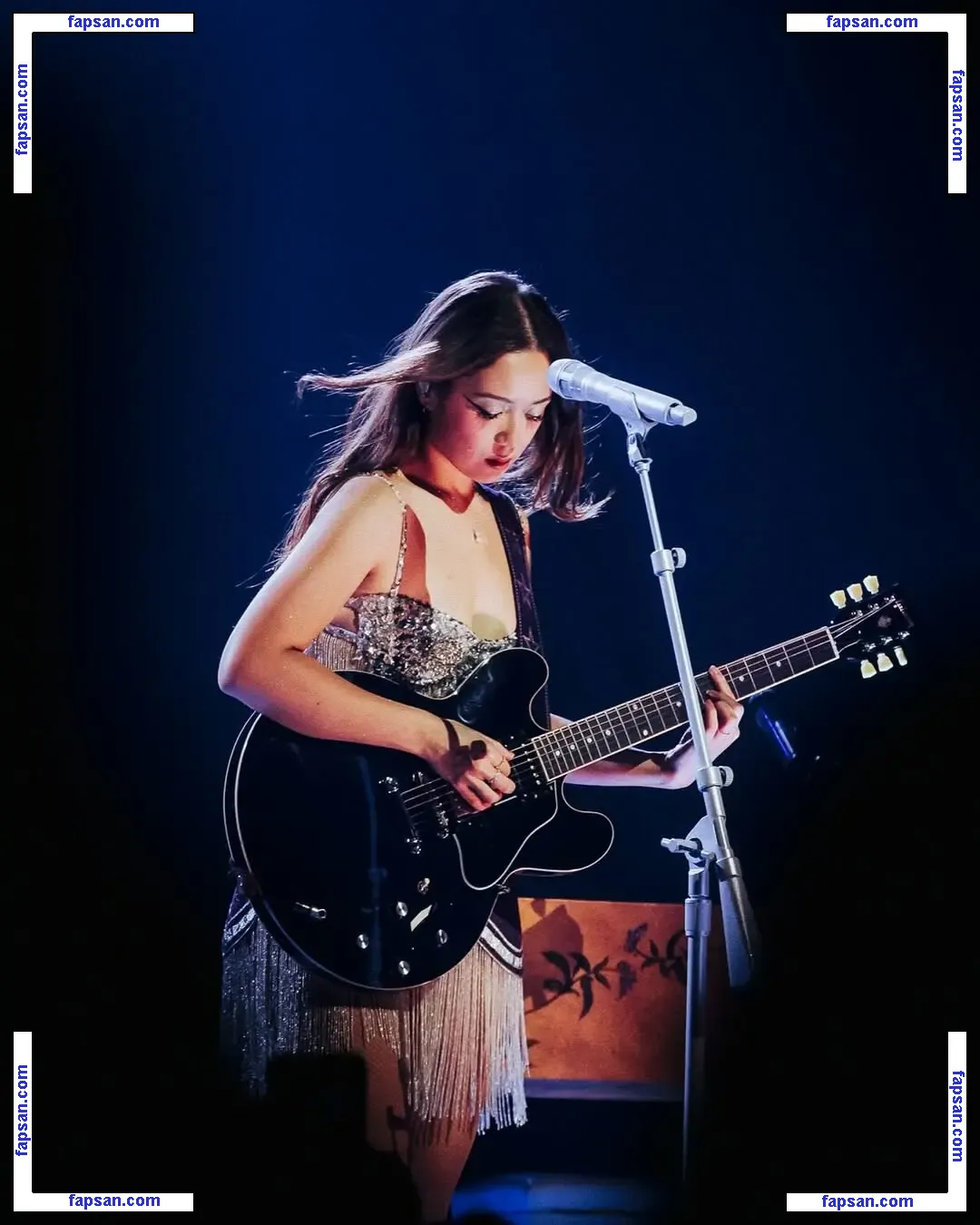 Laufey Lin голая фото #0086 с Онлифанс