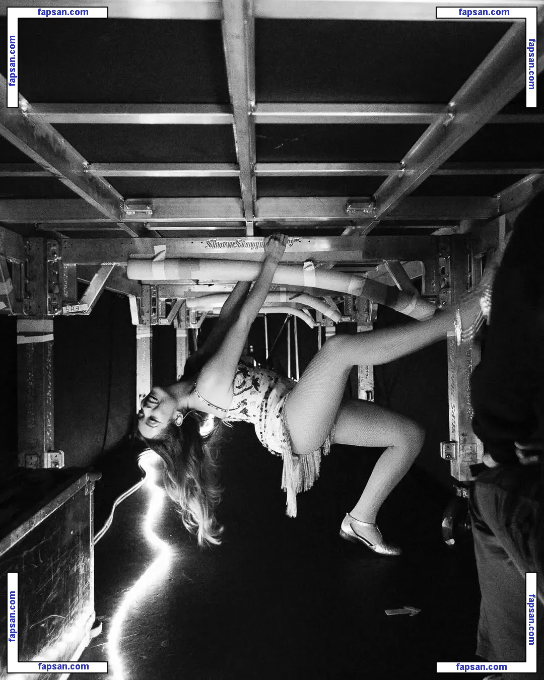 Laufey Lin голая фото #0088 с Онлифанс