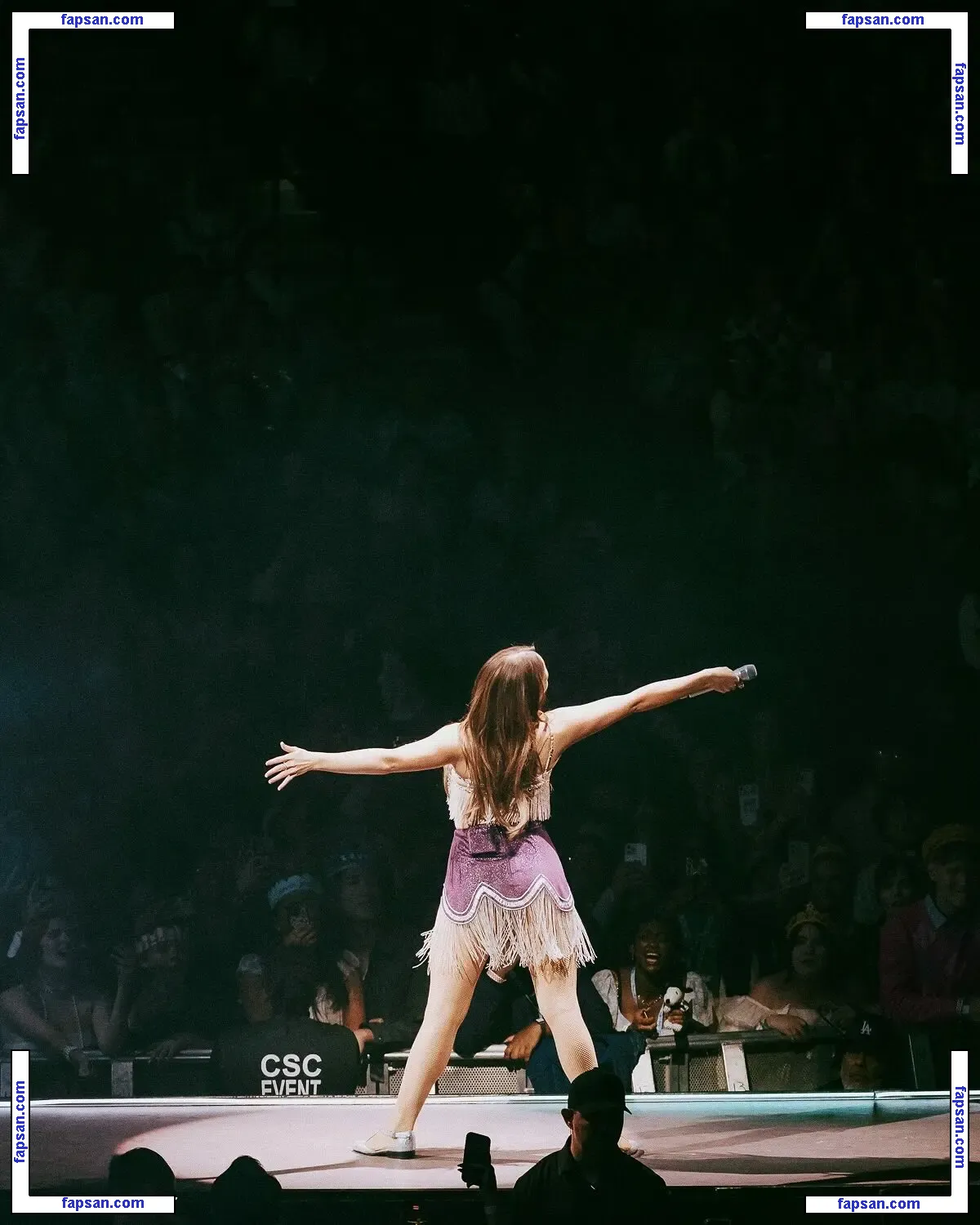 Laufey Lin голая фото #0093 с Онлифанс