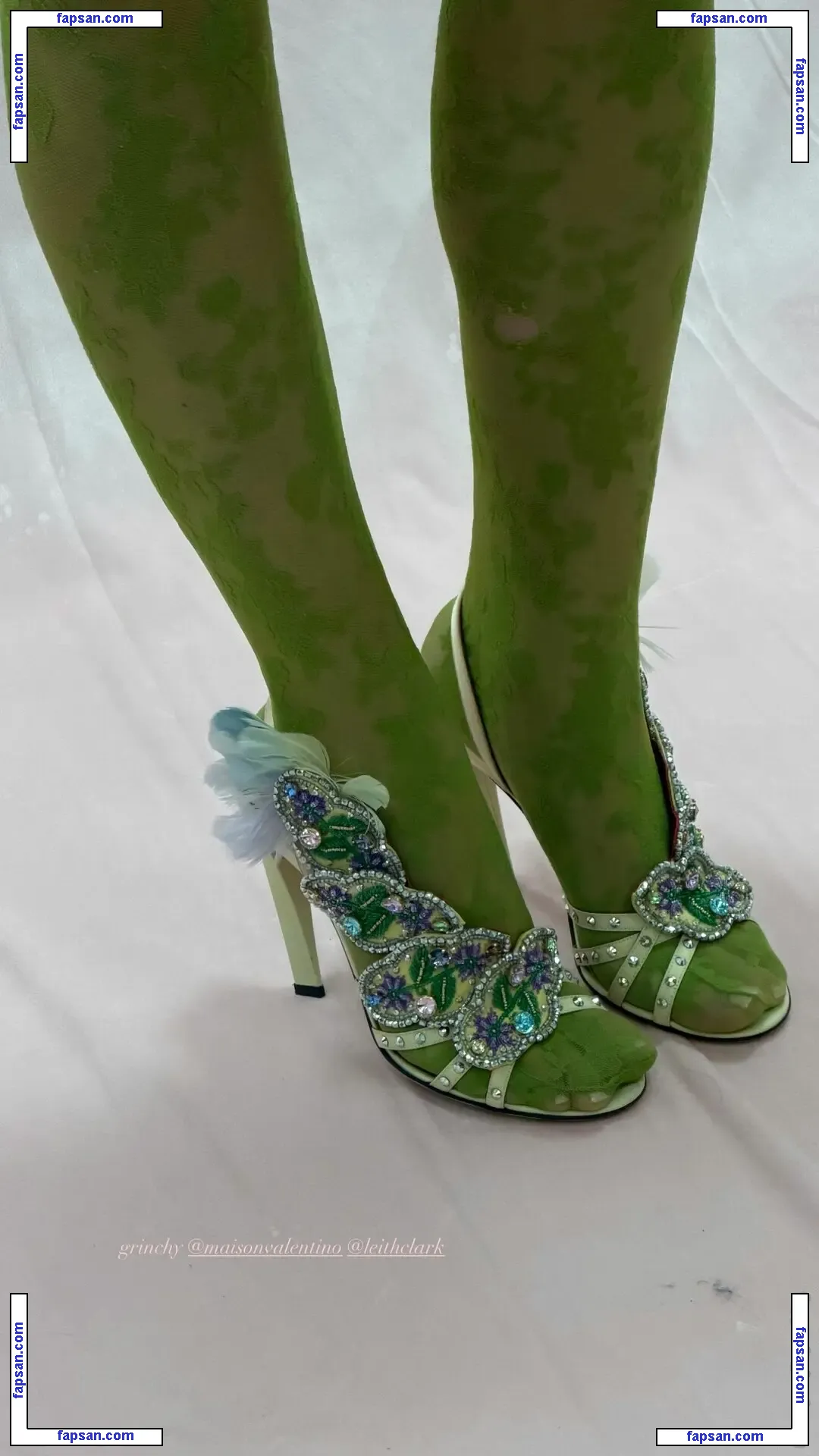 Laufey Lin голая фото #0094 с Онлифанс