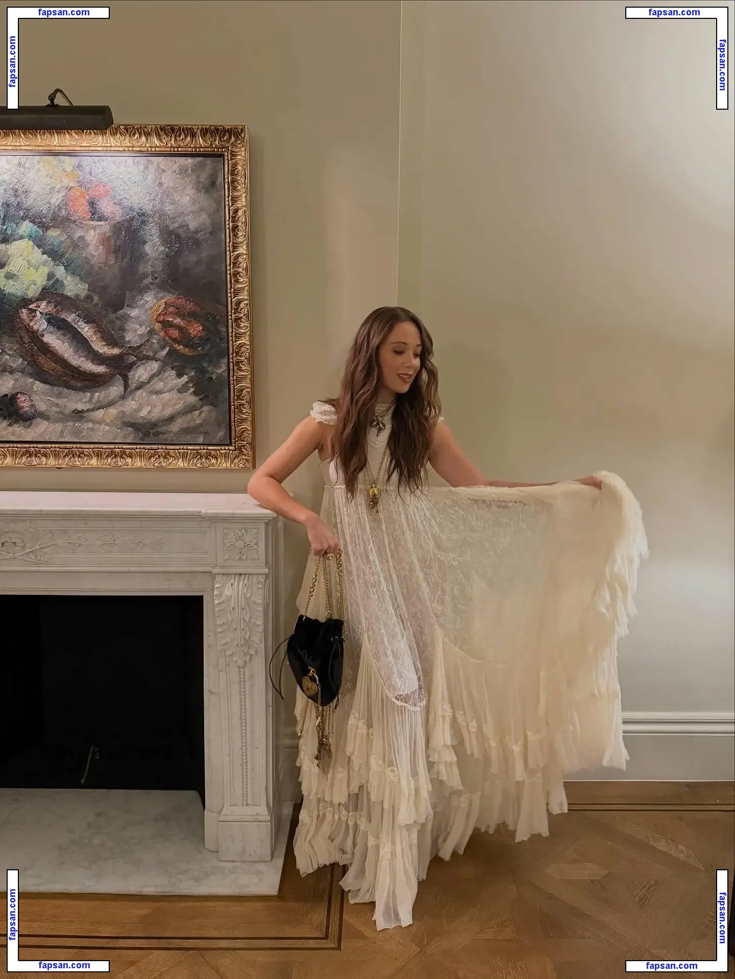 Laufey Lin nude photo #0097 from OnlyFans