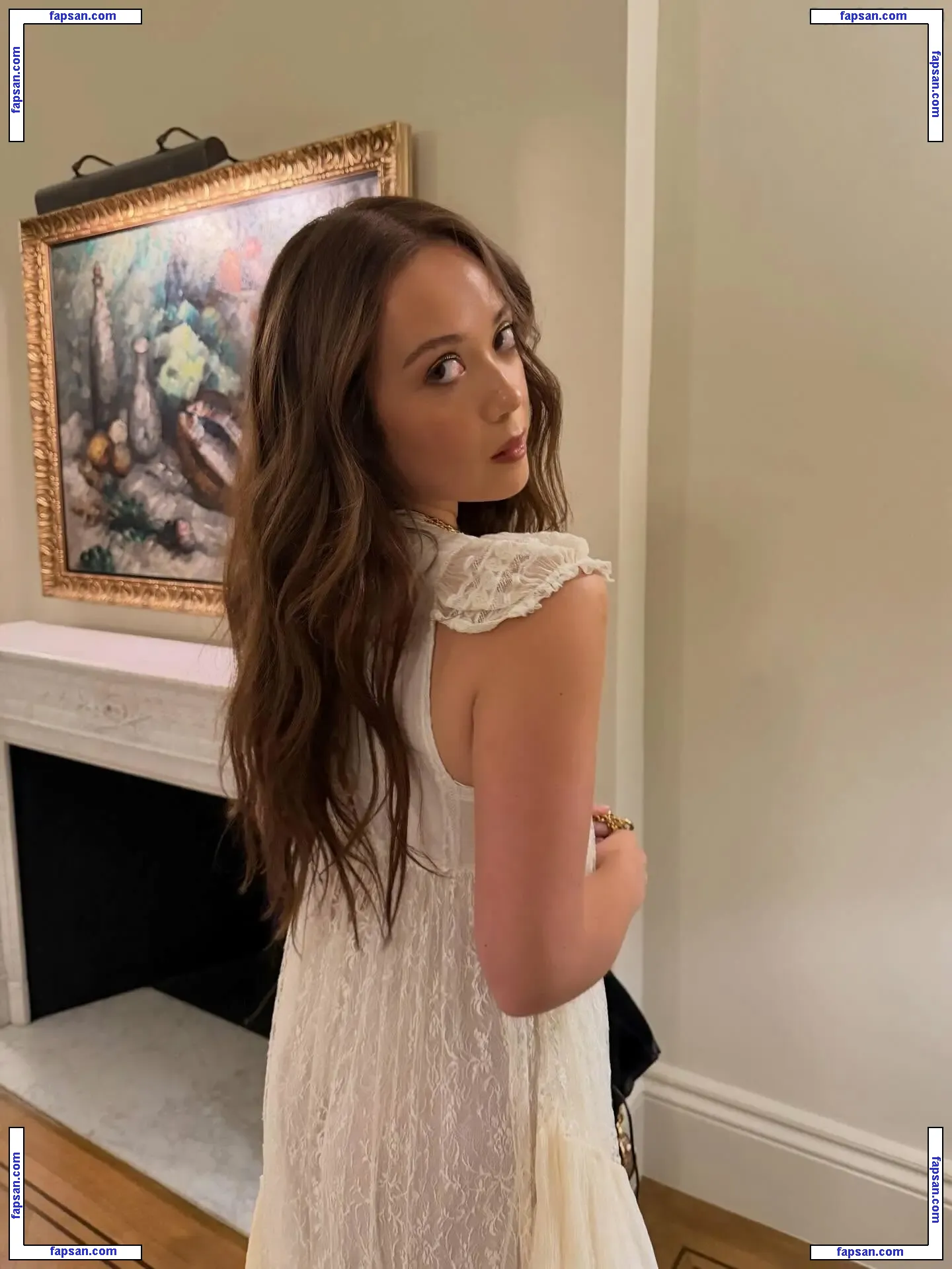 Laufey Lin nude photo #0098 from OnlyFans