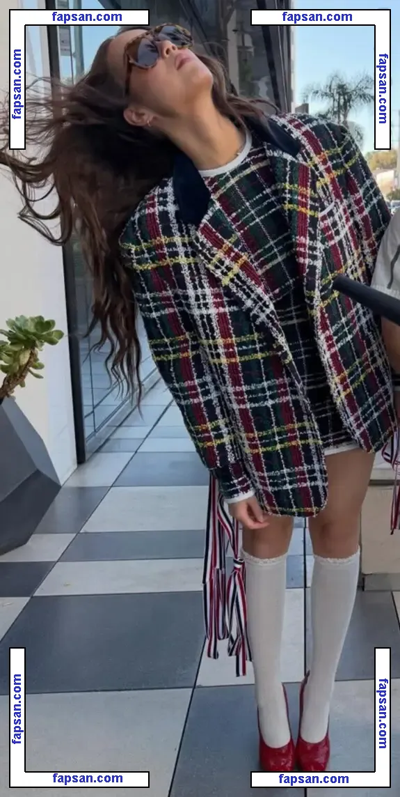 Laufey Lin голая фото #0104 с Онлифанс