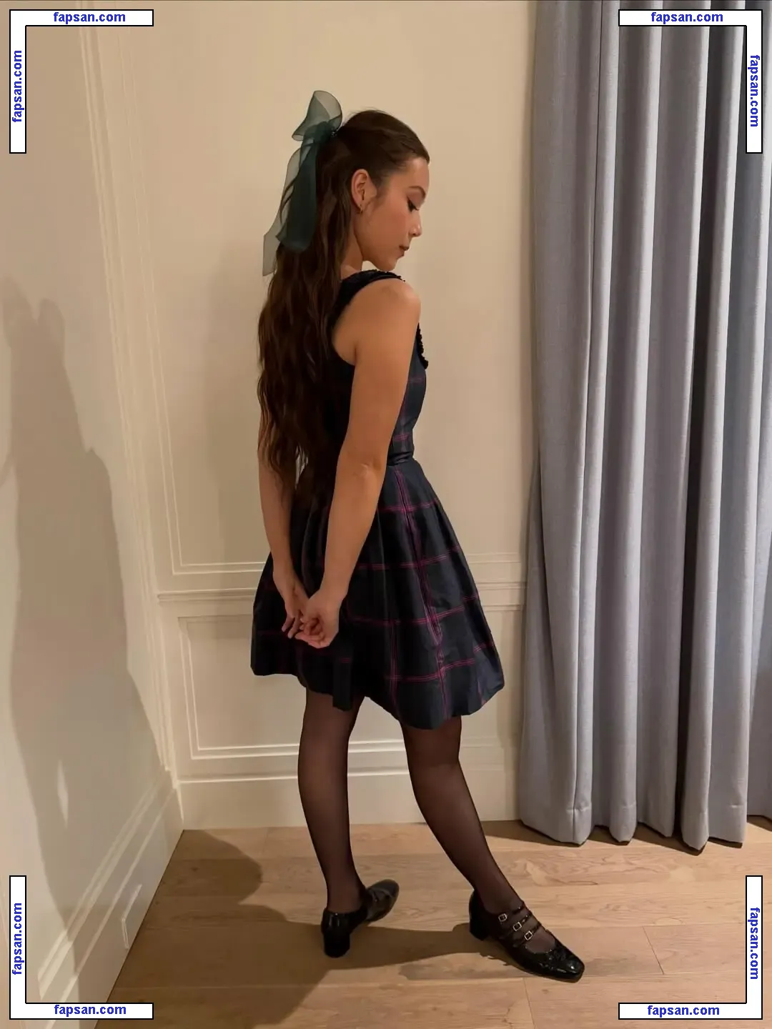 Laufey Lin голая фото #0106 с Онлифанс