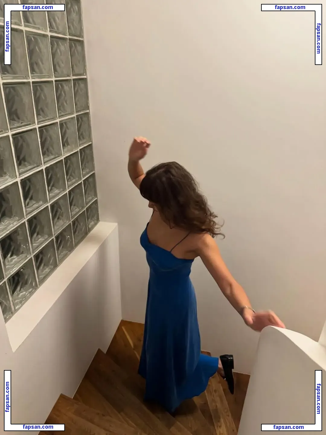 Laufey Lin nude photo #0118 from OnlyFans