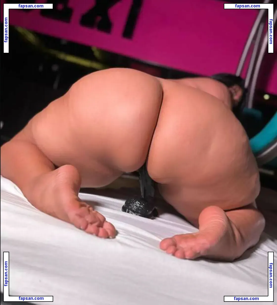 Laura Bernal nude photo #0008 from OnlyFans