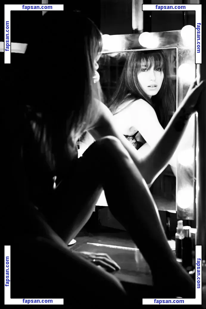 Laura Cartier nude photo #0004 from OnlyFans