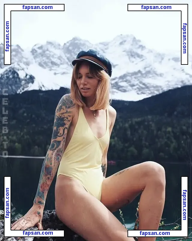 Laura Diehm nude photo #0001 from OnlyFans