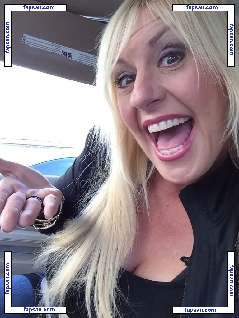 Laura Dotson nude photo #0003 from OnlyFans