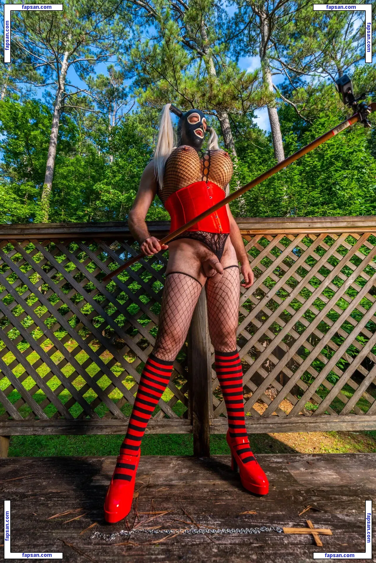 Laura Dotson nude photo #0004 from OnlyFans