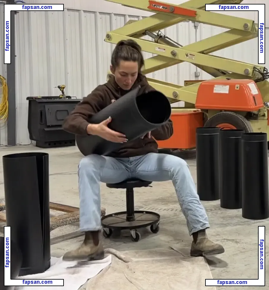 Laura Farms голая фото #0001 с Онлифанс