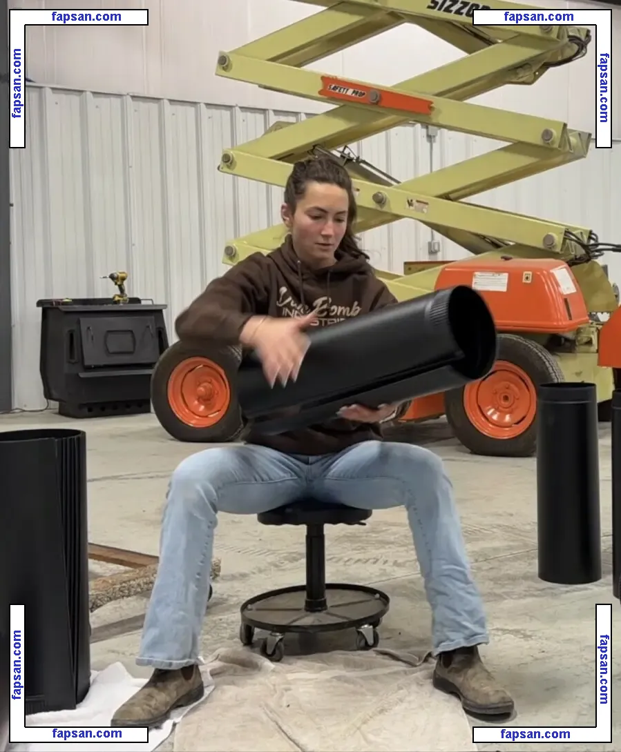 Laura Farms голая фото #0003 с Онлифанс