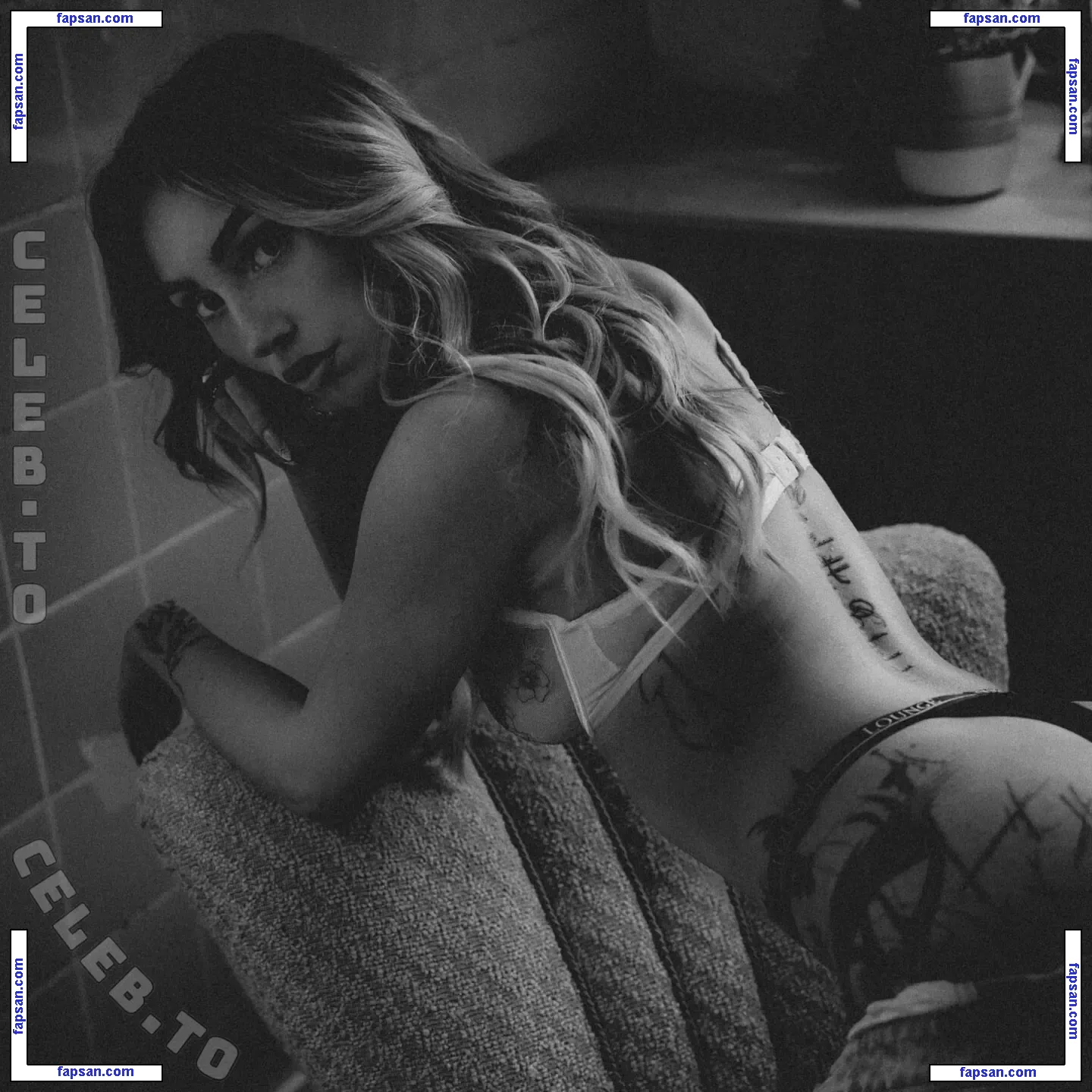 Laura Hummer голая фото #0018 с Онлифанс