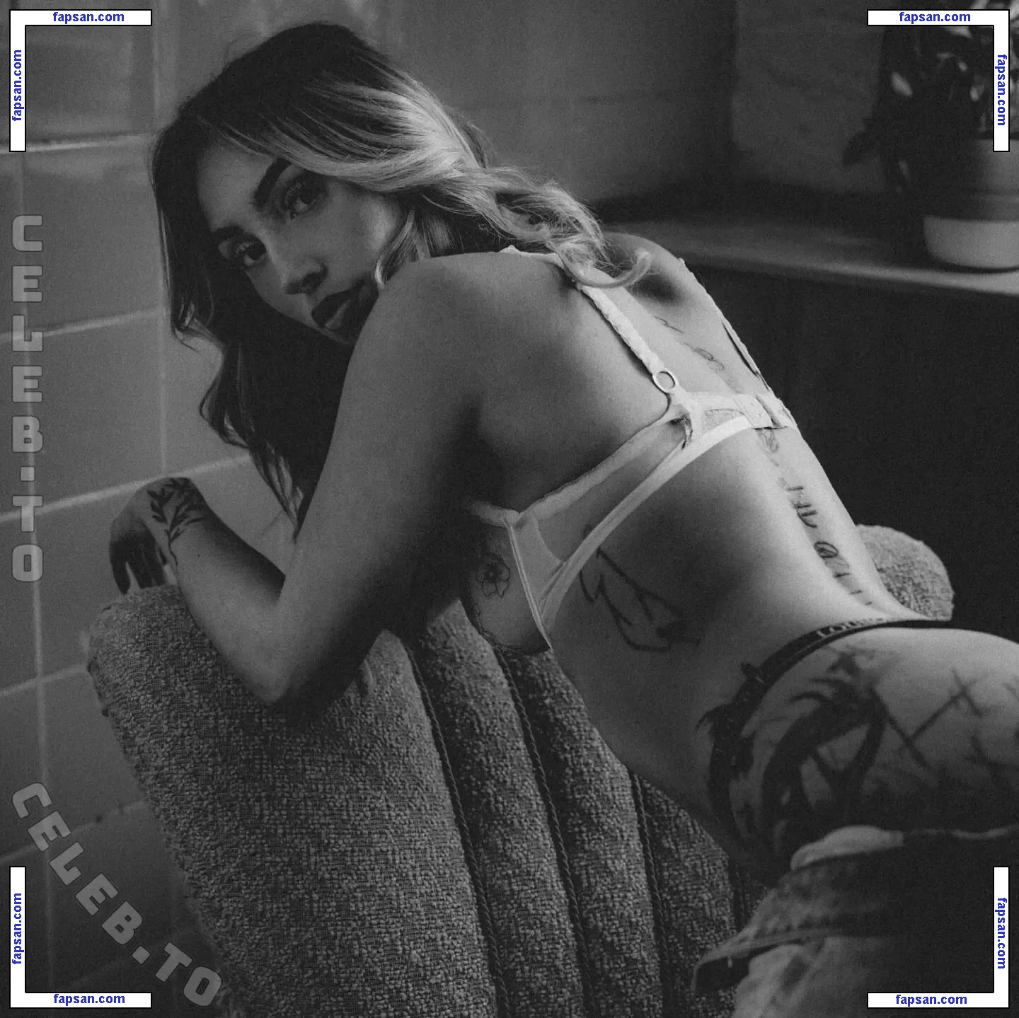 Laura Hummer голая фото #0020 с Онлифанс