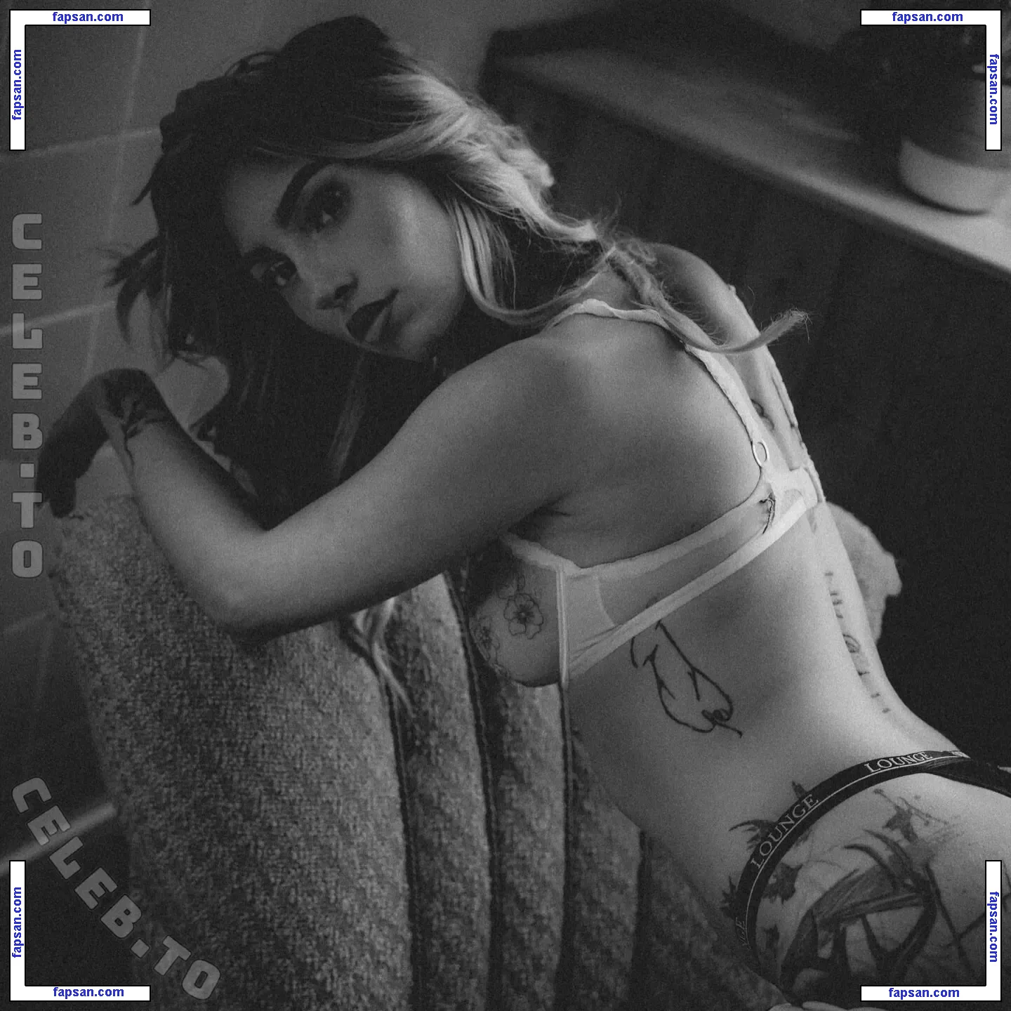 Laura Hummer голая фото #0022 с Онлифанс