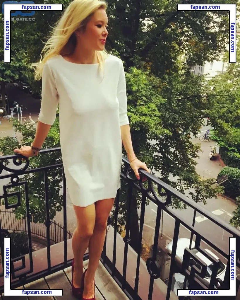 Laura Karasek nude photo #0038 from OnlyFans