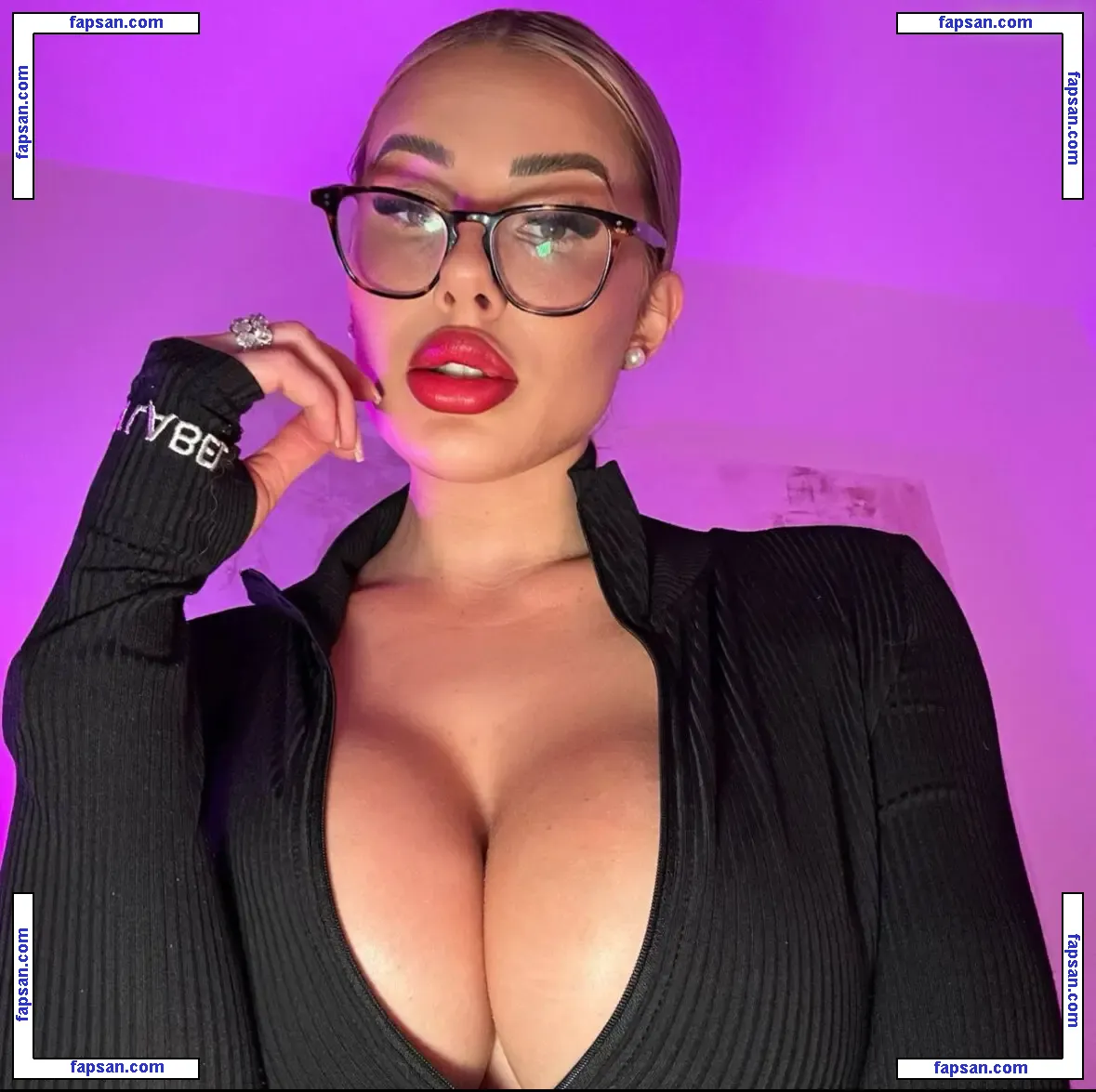 Laura Lettgen nude photo #0019 from OnlyFans