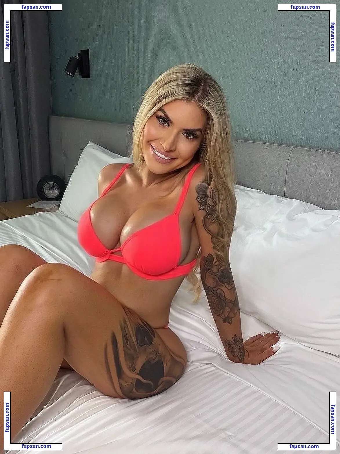 Laura Loxx голая фото #0005 с Онлифанс