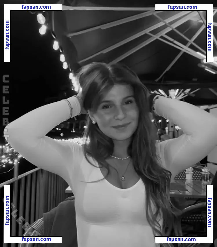 Laura Marie Röhrig nude photo #0011 from OnlyFans