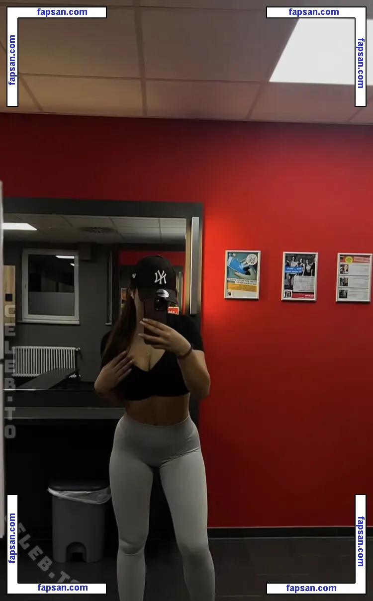 Laura Marie Röhrig nude photo #0031 from OnlyFans