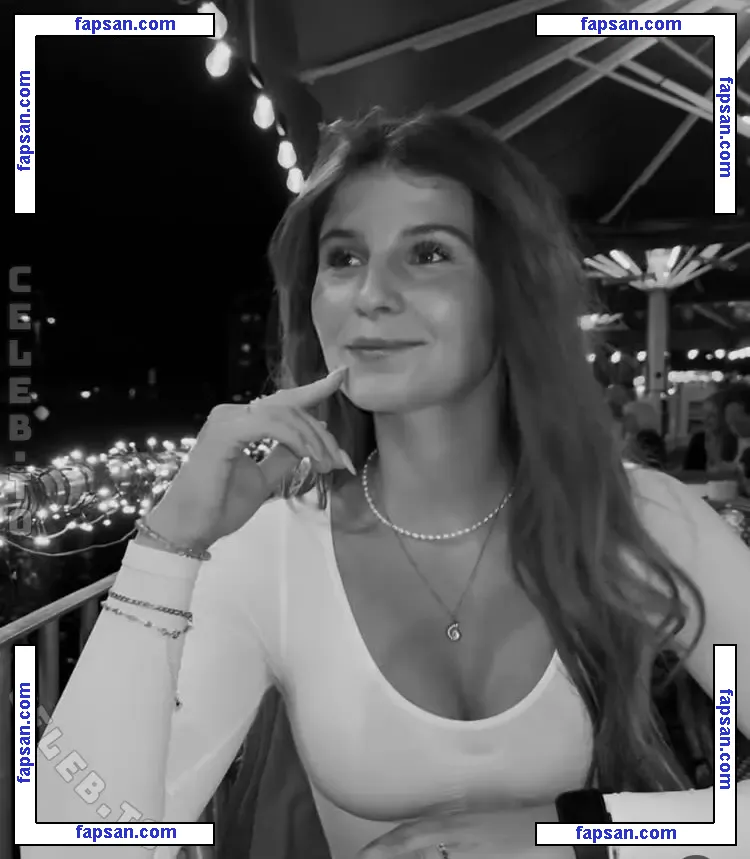 Laura Marie Röhrig nude photo #0033 from OnlyFans