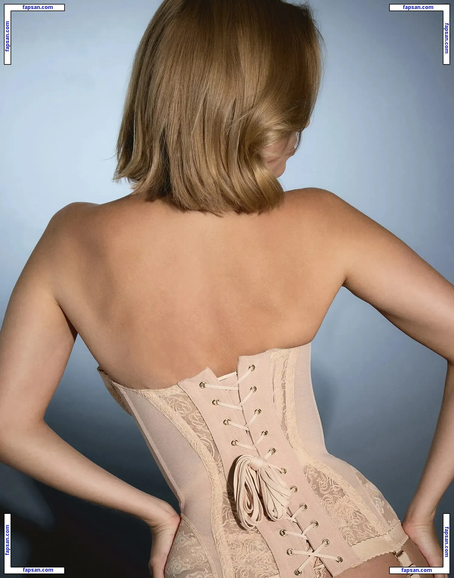 Laura Oganessian голая фото #0079 с Онлифанс