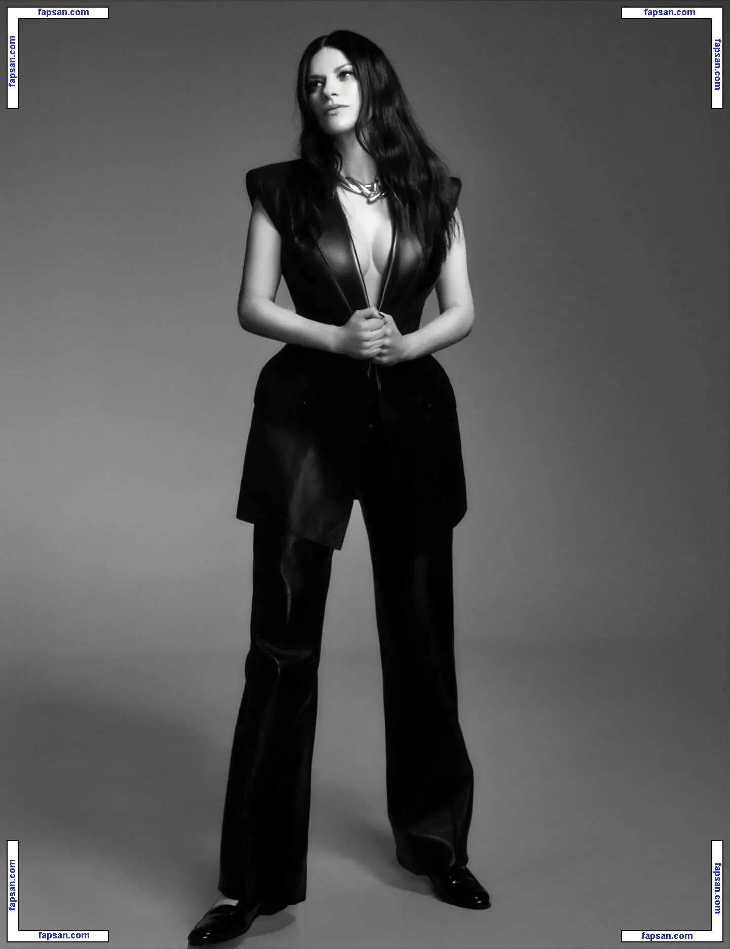 Laura Pausini nude photo #0065 from OnlyFans