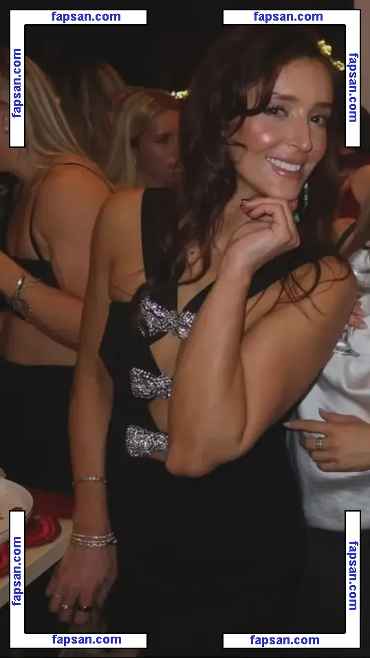 Laura Robson nude photo #0039 from OnlyFans