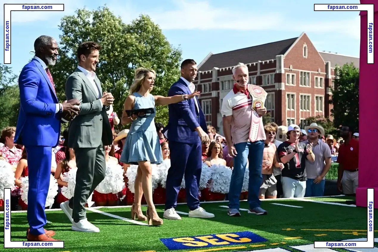 Laura Rutledge nude photo #0056 from OnlyFans