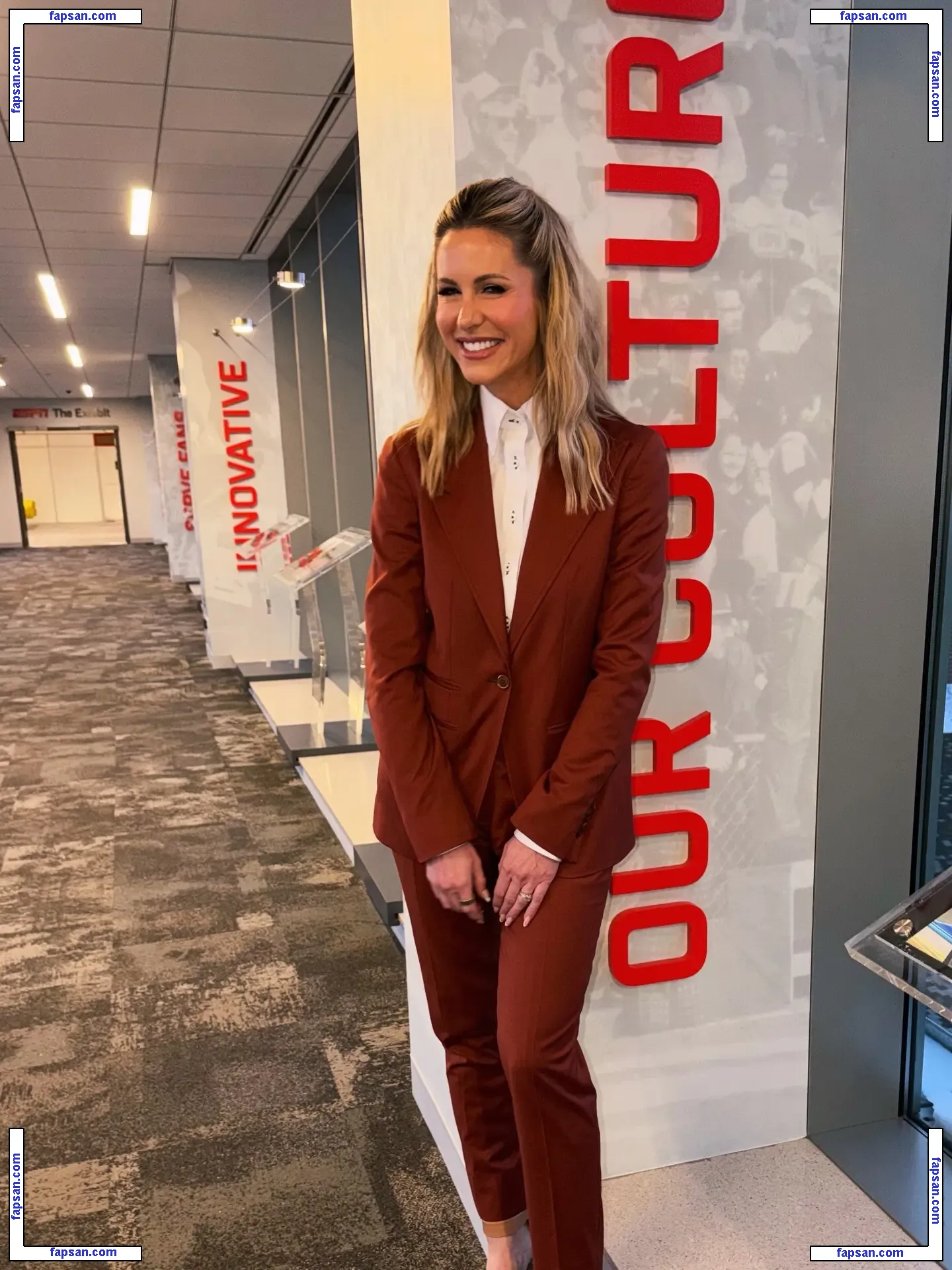 Laura Rutledge голая фото #0080 с Онлифанс