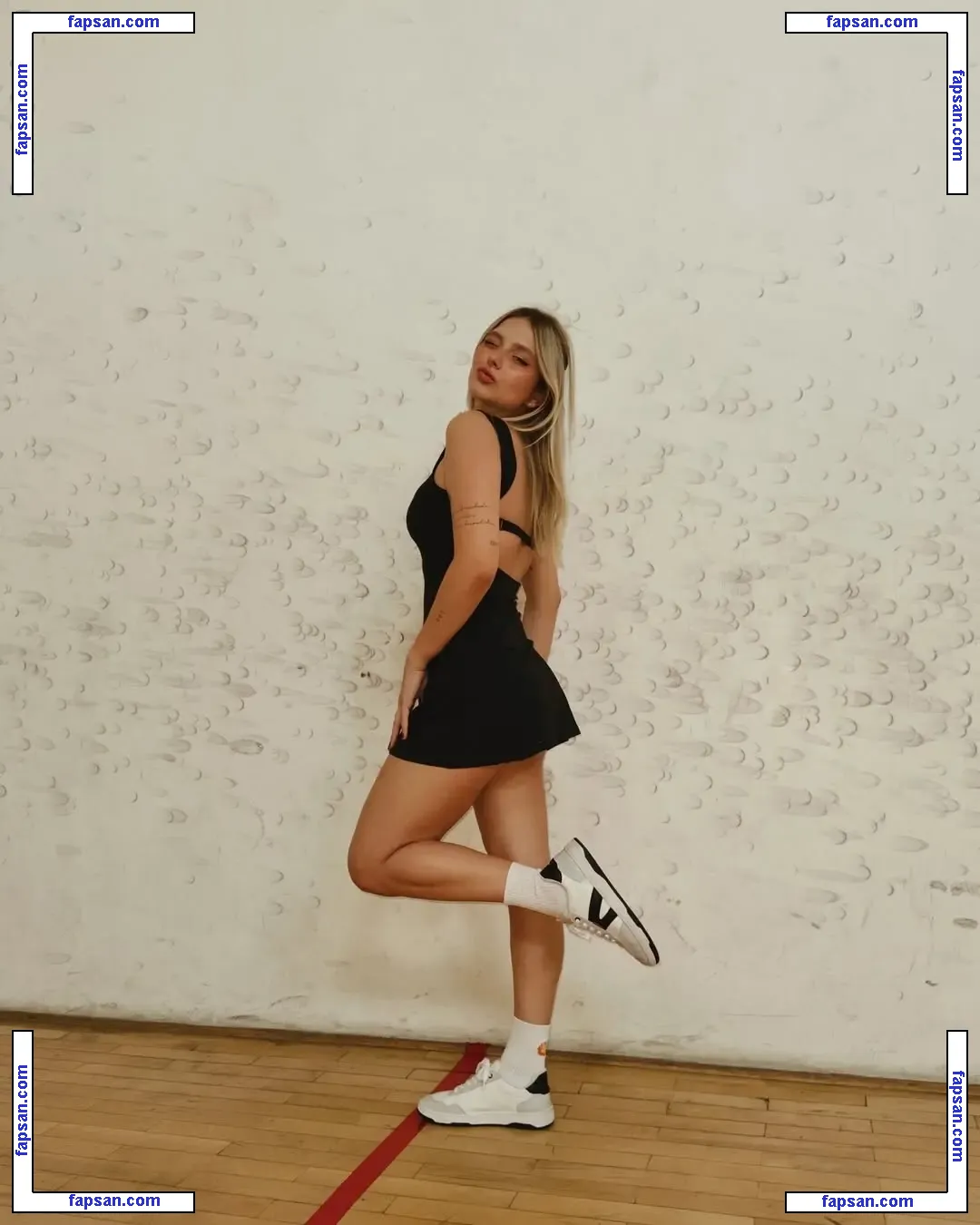 Laura Schadeck nude photo #0040 from OnlyFans