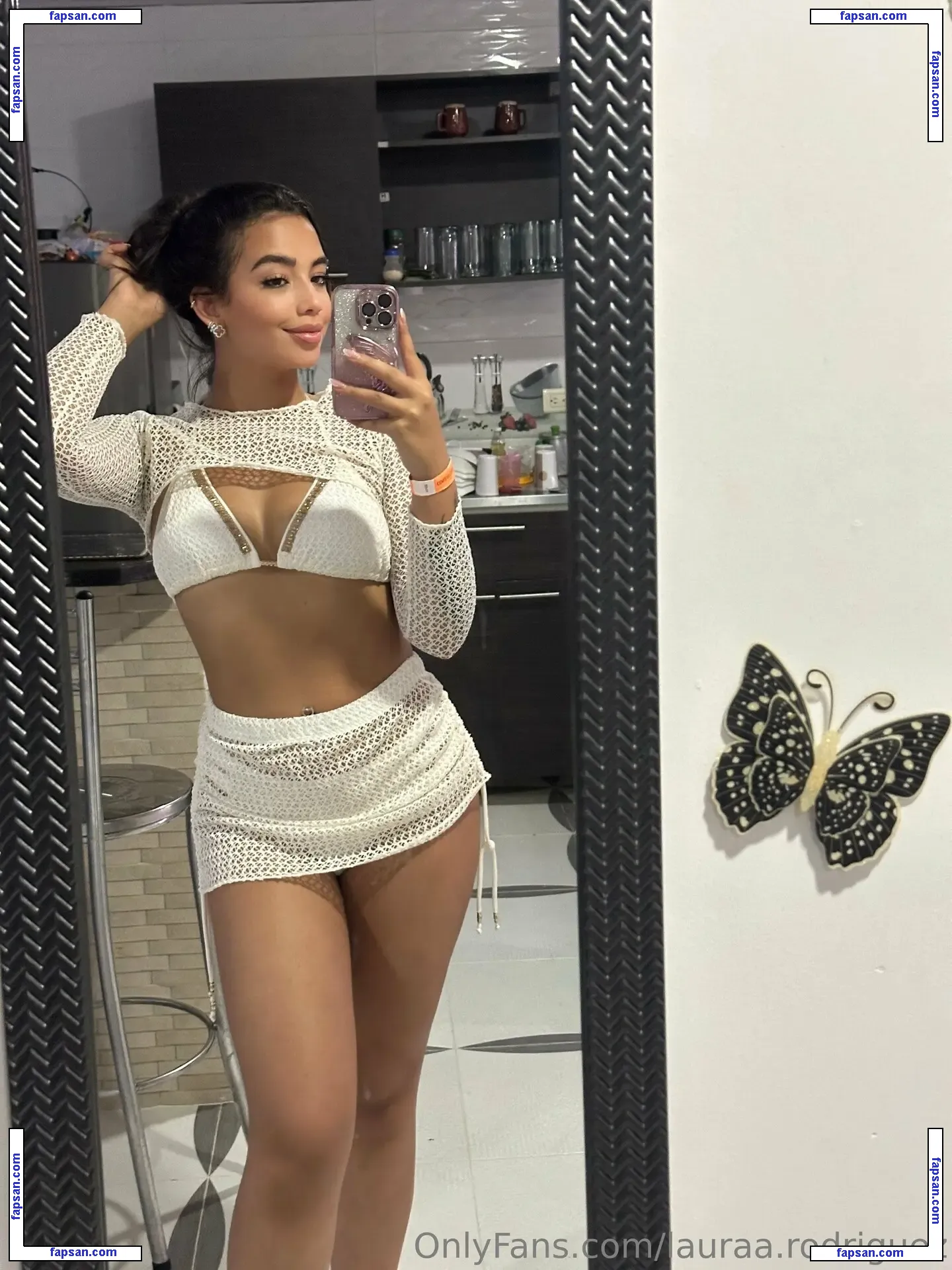 lauraa.rodriguez nude photo #0028 from OnlyFans