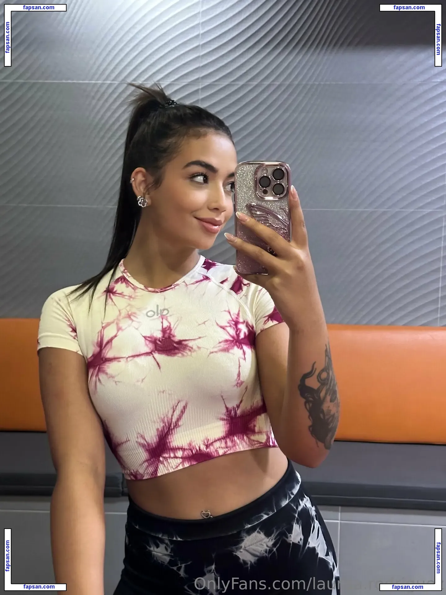 lauraa.rodriguez nude photo #0041 from OnlyFans
