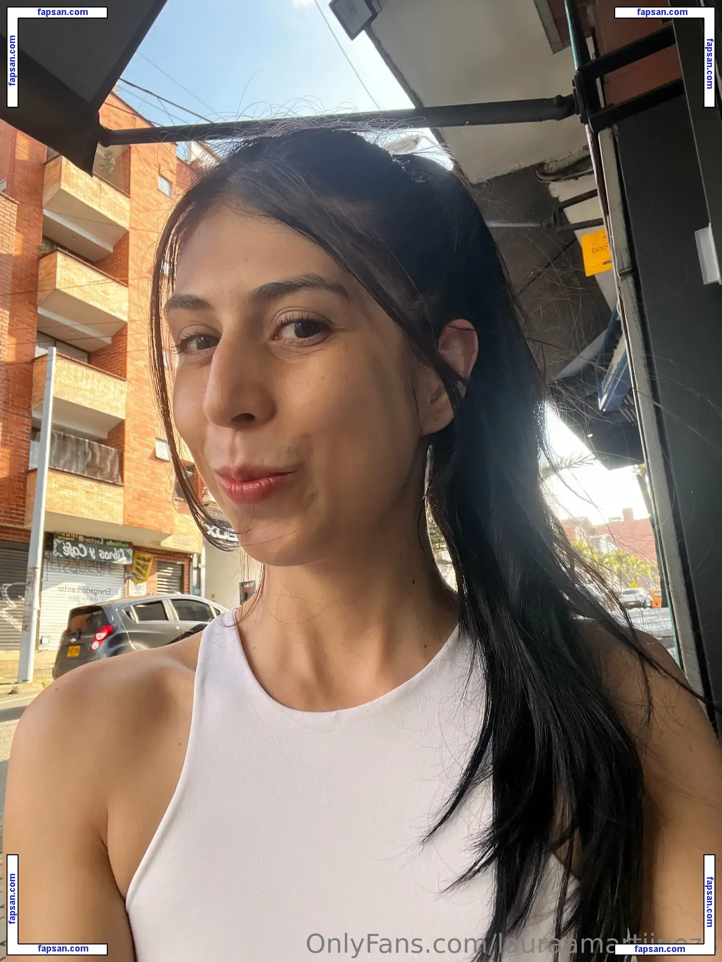 lauraamartiinez8 nude photo #0012 from OnlyFans