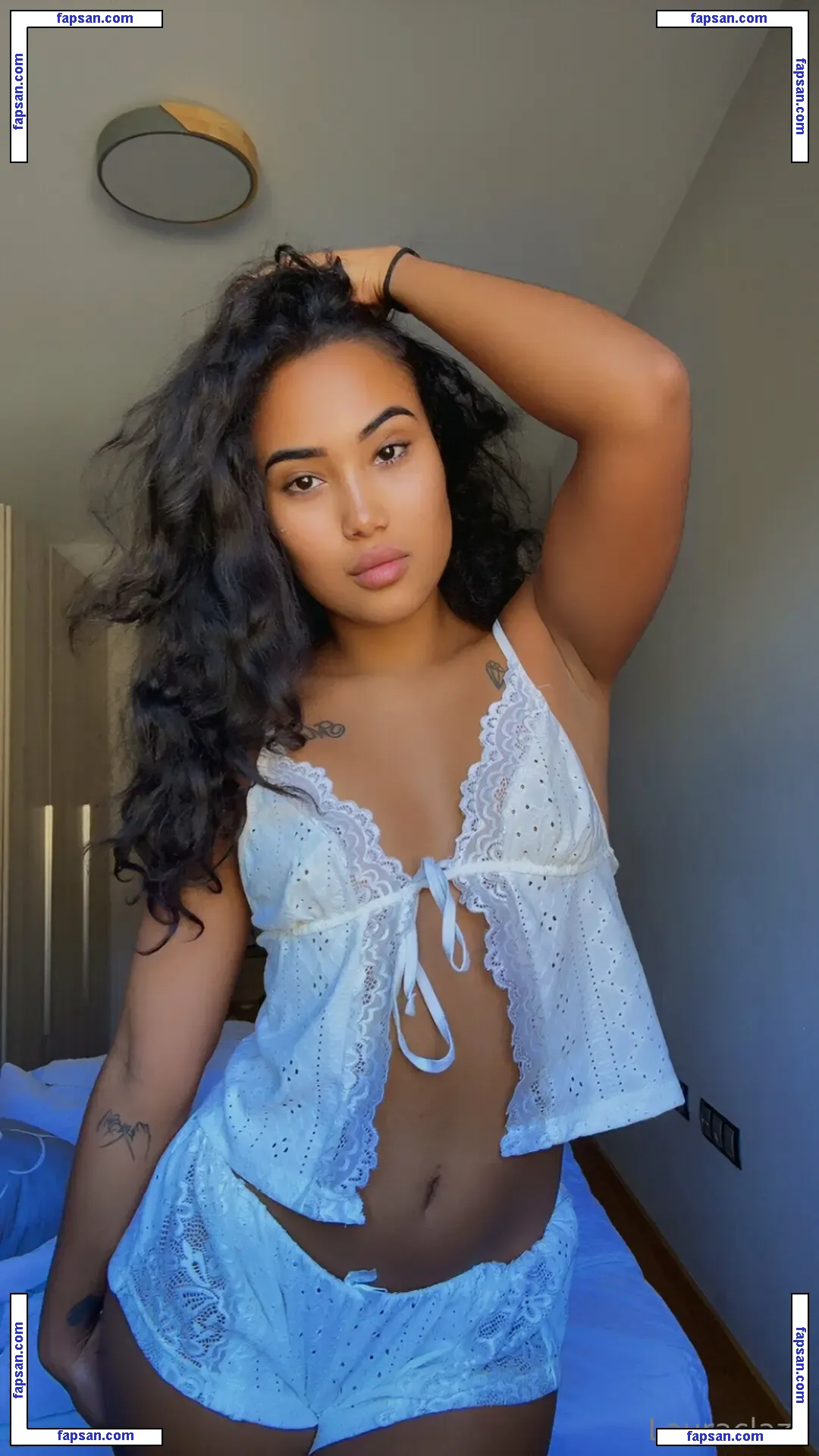 lauraclazo nude photo #0006 from OnlyFans